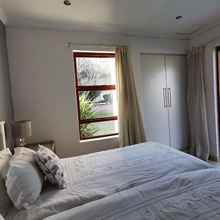 Somona Guest House Johannesburg Exterior photo