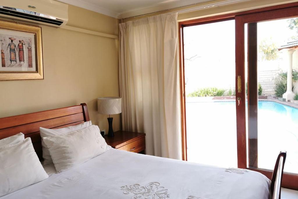 Somona Guest House Johannesburg Exterior photo